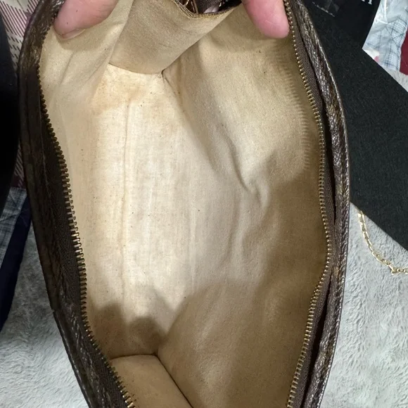 Louis Vuitton EUC Monogram Pouch with Gold Chain - Picture 8 of 8